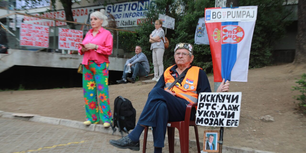 Tizedik napja tart a köztévé blokádja