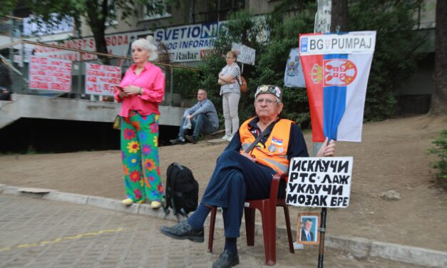 Tizedik napja tart a köztévé blokádja