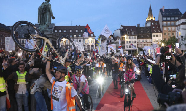 „A remény még mindig él, és néha két keréken közlekedik”