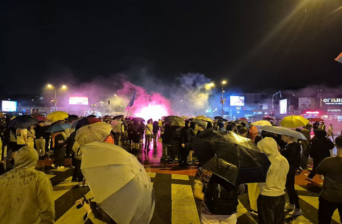 Szakadó esőben értek oda Újvidékre a gyalogló középiskolások