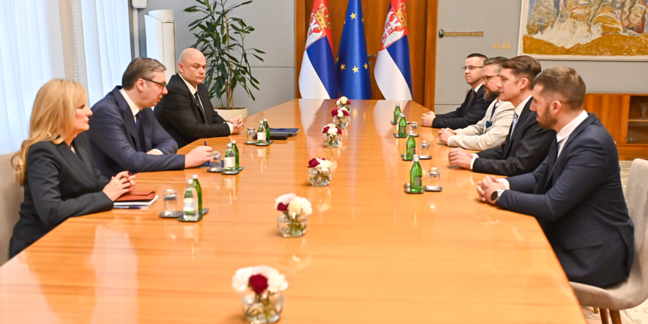 A VMSZ-szel tárgyalt az államfő