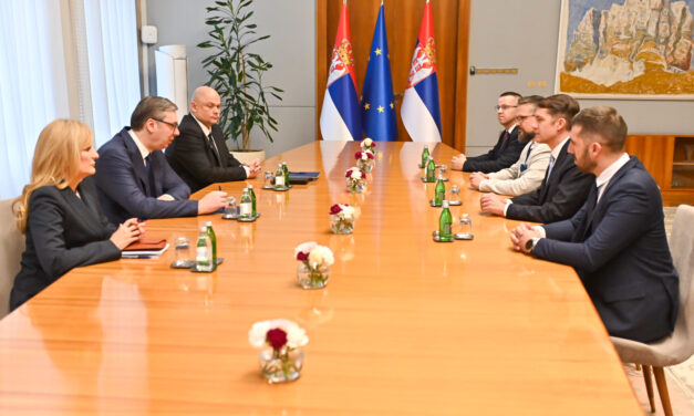 A VMSZ-szel tárgyalt az államfő