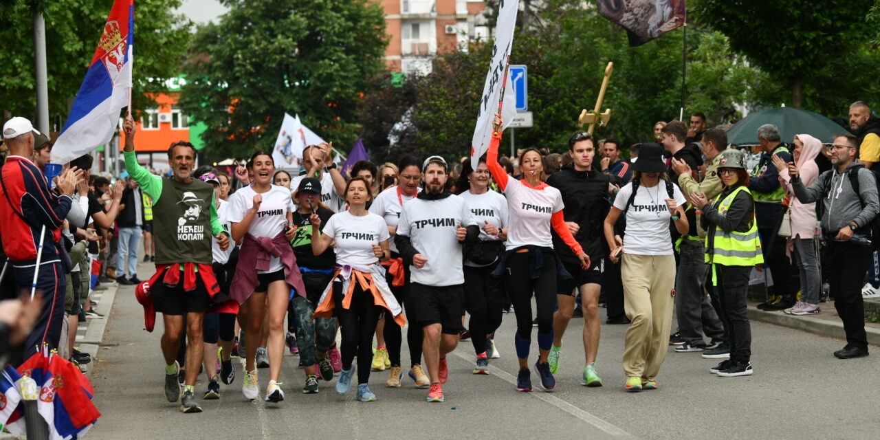 AFP: A loznicai tömegtüntetéssel az egyetemisták folytatják a hatalomra való nyomásgyakorlást