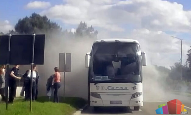 Szabadkán gyulladt ki a Lasta autóbusza (Videóval)