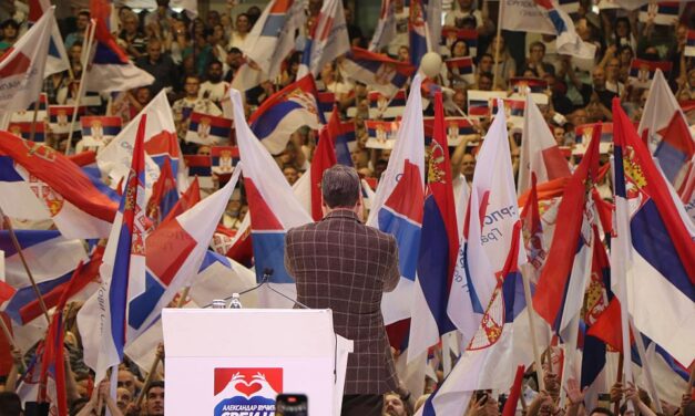 Vučić Nišbe vár mindenkit az össznépi nemzetgyűlésre