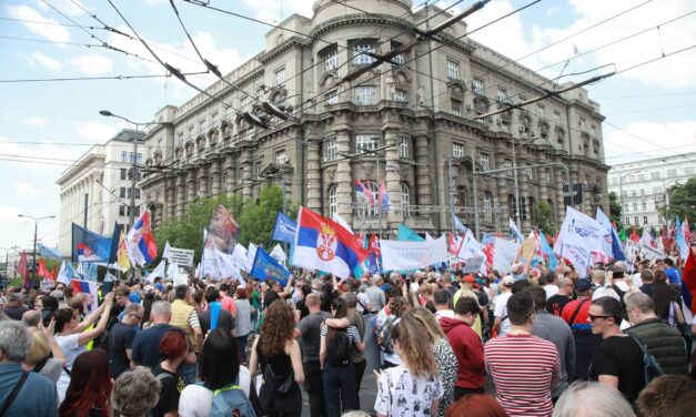 A tanügyi szakszervezet is csatlakozik az egyetemi tanárok hétfői tüntetéséhez