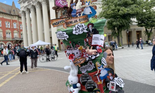 <span class="entry-title-primary">Észak hívott, az ország jött</span> <span class="entry-subtitle">Hömpölyög a nép Szabadka utcáin </span>