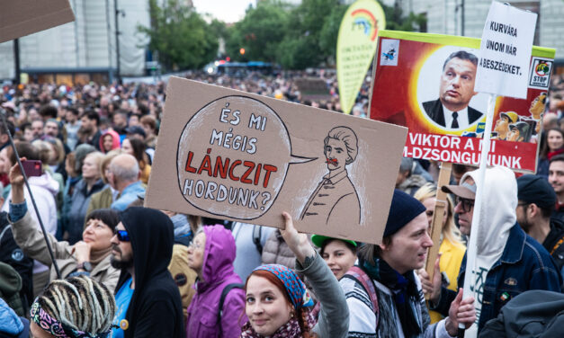 Parázs viták kereszttüzében a magyar átláthatósági törvény