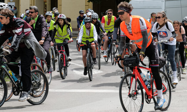 Szabadkára tartanak a Zentán megpihent bringás egyetemisták