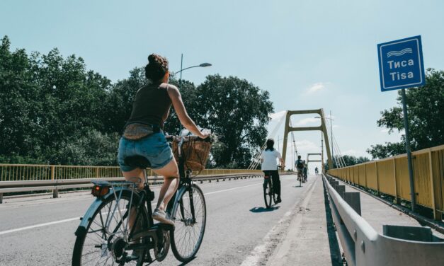 <span class="entry-title-primary">Tekerj velünk az irodalomba!</span> <span class="entry-subtitle">Érkezik a Tricikli Mozgó Irodalmi Fesztivál Magyarkanizsára</span>