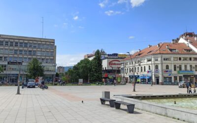 Čačak alpolgármestere a tüntető polgárok közé hajtott a kocsijával