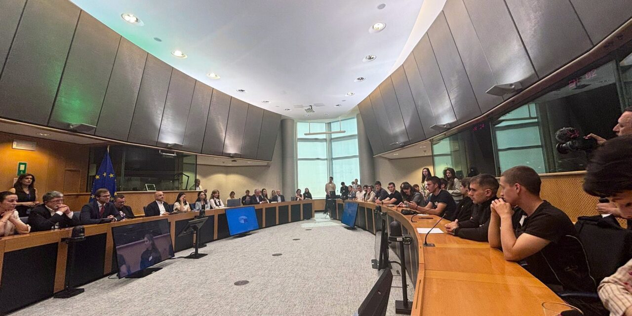 Uniós politikusok fogadták az ultramaratonista egyetemistákat