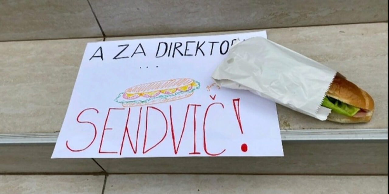 A szenttamási tanárok felmondást kaptak, az igazgató egy szendvicset