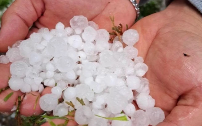 Üveggolyó nagyságú jégszemek estek Vajdaságban