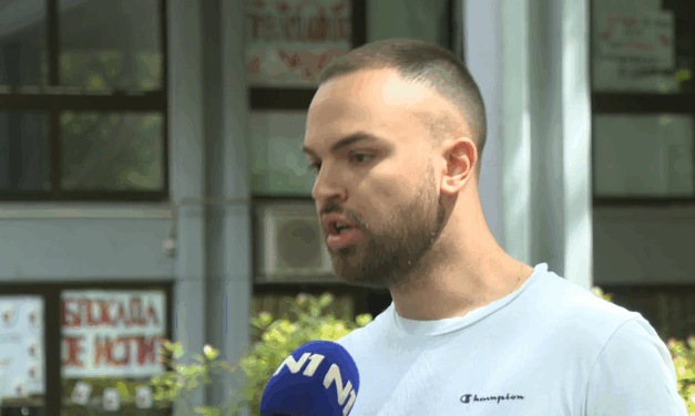 Joghallgató: Vučević csak egy pártelnök, nem illetékes titkosszolgálatot küldeni az egyetemre