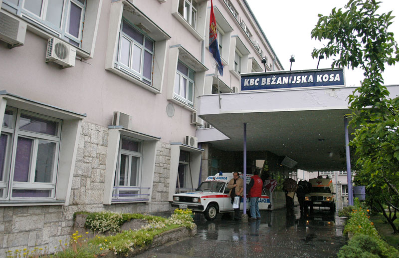 Leszakadt a mennyezet egy újbelgrádi kórházban, megsérült egy nővér