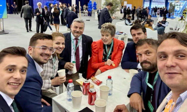 Pressburger: A VMSZ már a Tisza felé kacsingat?