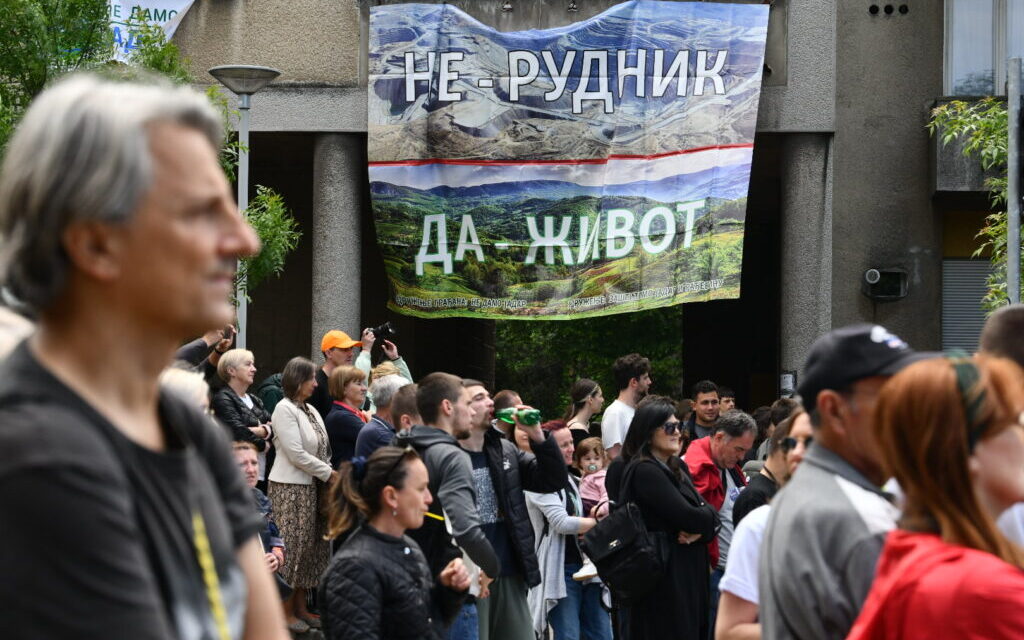 Elkezdődött a loznicai egyetemistatüntetés