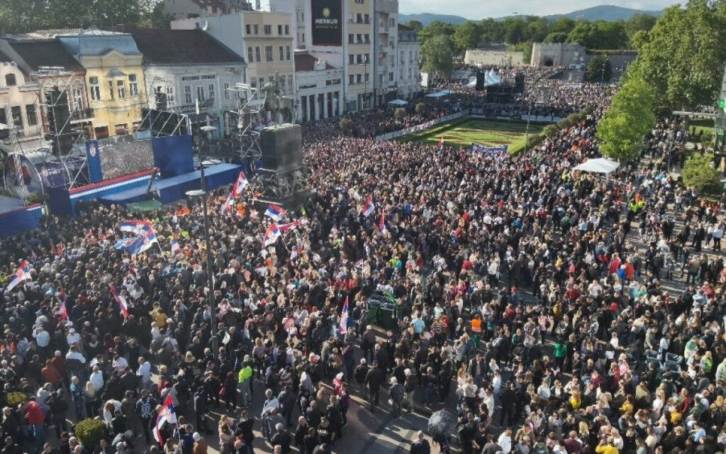 Huszonegyezer embert csődített össze a hatalom a tömegrendezvényére