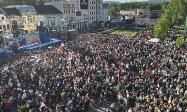 Huszonegyezer embert csődített össze a hatalom a tömegrendezvényére