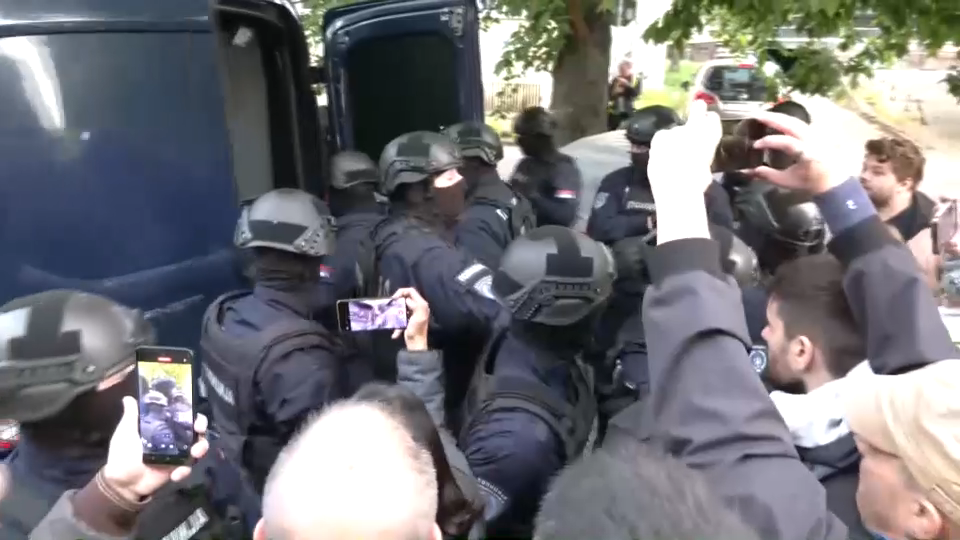 Elengedték a pénteken reggel őrizetbe vett fotóriportert