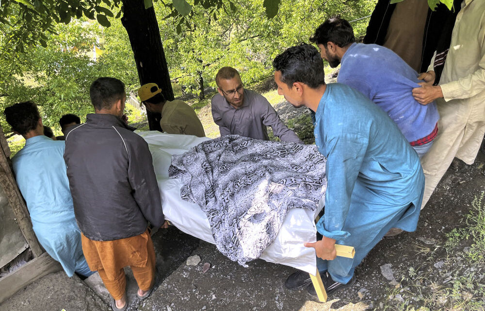 Pakisztán katonai offenzívát indított India ellen