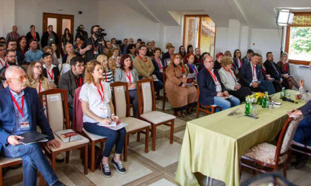 Ki szabad mondani, hogy Szabad Magyar Szó, nem lesz belőle semmi baj