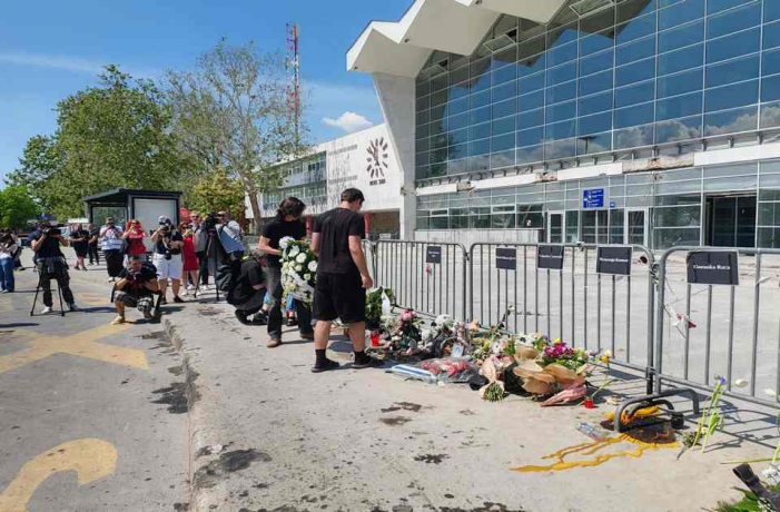 Fél éve, hogy a hatalom minden eddiginél nagyobbat hazudott: „Nem újítottuk fel az előtetőt” (Fotó)