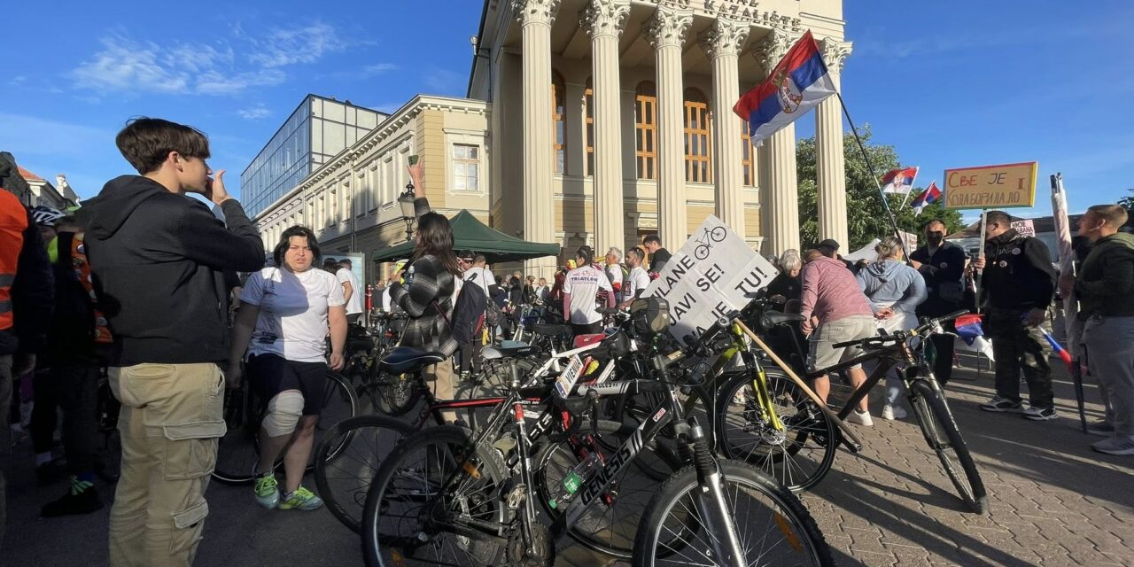 Hat hónapja blokád alatt – A Szerb Haladó Párt újra a kezébe vette az irányítást?