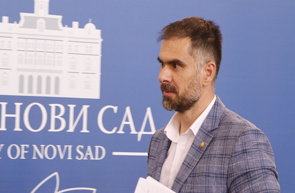 Újvidék polgármestere is elítélte a vasútállomáson történt vandál cselekedetet