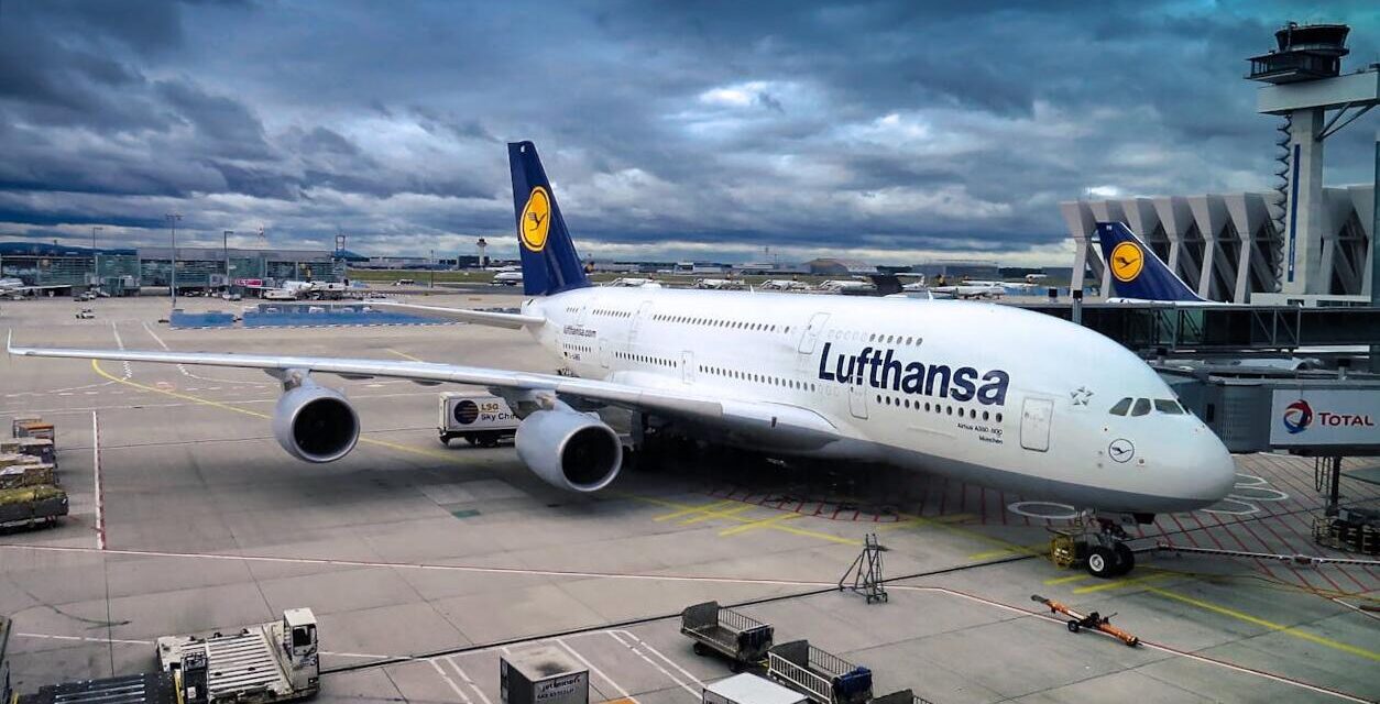 A parkolás kisgyerekkel vagy nagy csomaggal is kényelmesen megoldható