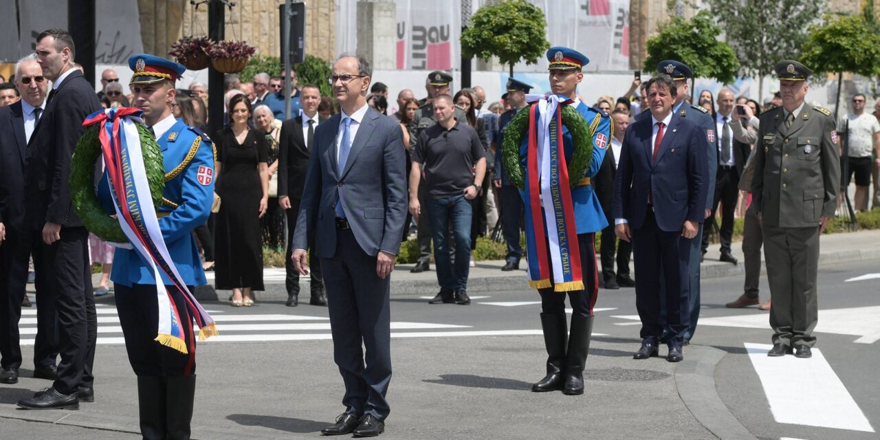 Kruševacon tartott ünnepi ülést a kormány