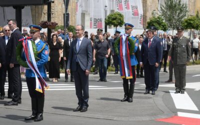 Kruševacon tartott ünnepi ülést a kormány