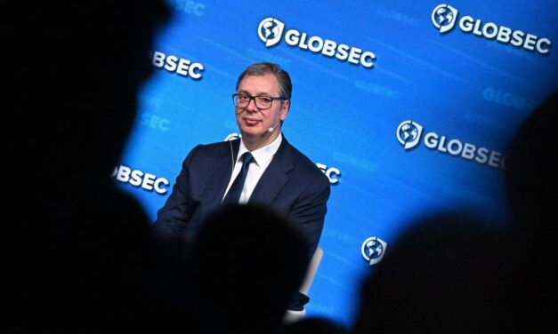 A korrupcióellenes küzdelem közepette mutatta meg Vučić a korrupciót a gyakorlatban