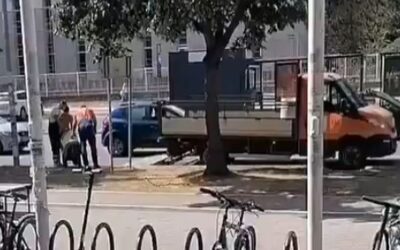 A hatalom mindent elszállíttat, amivel útblokádot lehet csinálni (fotó+videó)