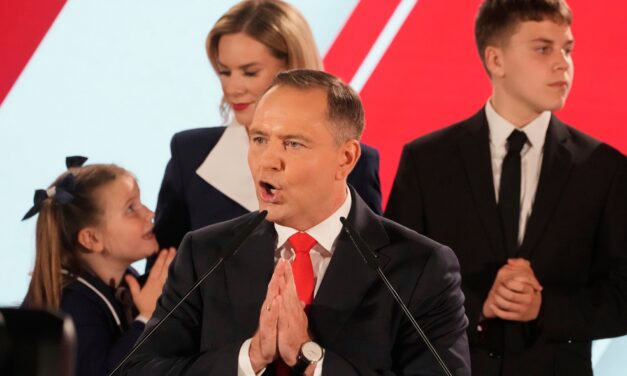 Lengyelország választott, továbbra is konzervatív személy tölti be az elnöki tisztséget