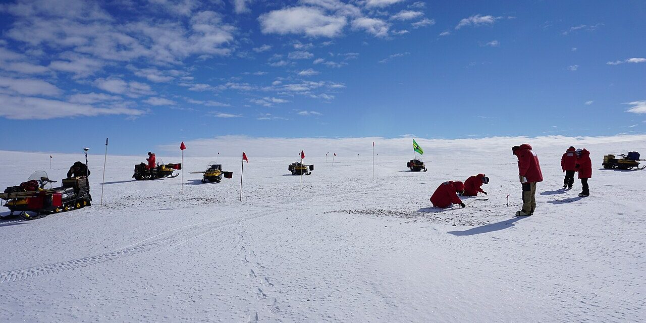 <span class="entry-title-primary">Furcsa rádiójelek érkeztek az Antarktisz mélyéről</span> <span class="entry-subtitle">Senki sem tudja, mi lehet a forrás</span>