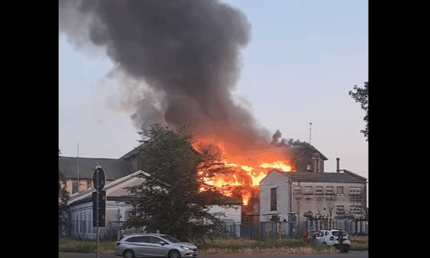 Lángol a szenttamási malom (Videó)