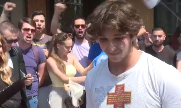 Hazaengedtek egy fogvatartott egyetemistát