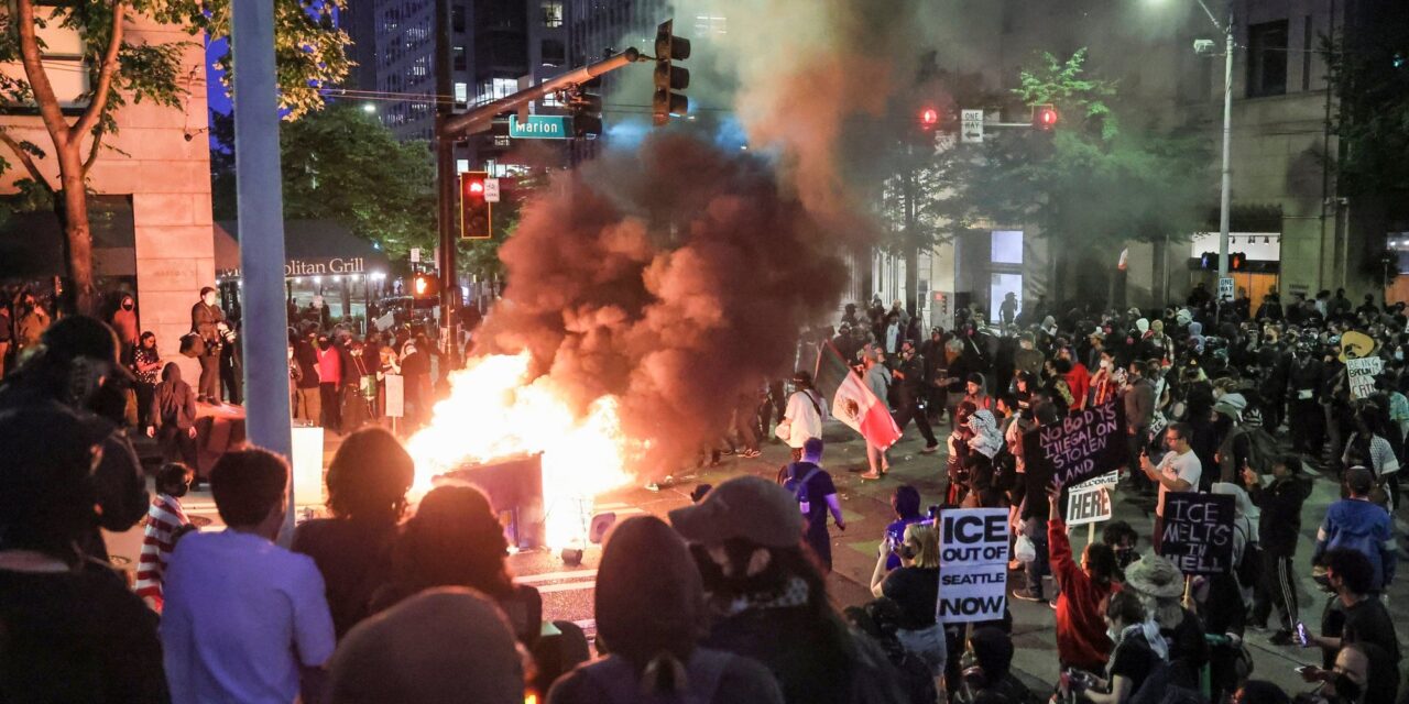 Nyugaton a helyzet változatlan: Továbbra is zajlanak az ICE-ellenes tüntetések Amerikában