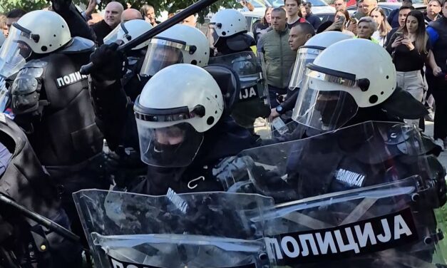 A rendőrség azonnal hagyjon fel az erőszakkal!