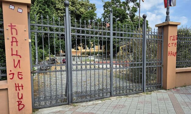 A Kreni-Promeni bűnvádi feljelentést tett a gyűlöletkeltő graffiti miatt