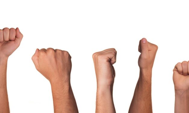 Az egyetemisták a követelések teljesítéséig tartó tömeges munkabeszüntetésre szólítanak fel