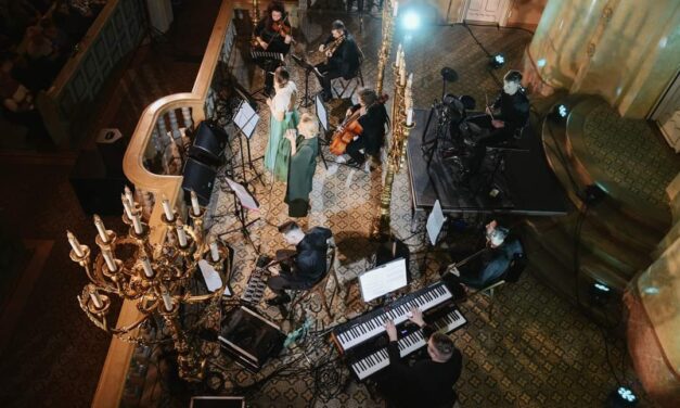 A Blue és a Garden Party zenél Tamaráért