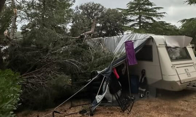 Életveszélyes sérültje is van a horvátországi Rovinjra lesújtó viharnak