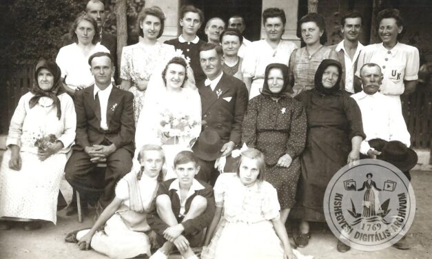 Online térben visszatükröződő múlt