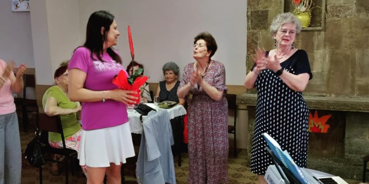 Lakossági gyűlést nem tarthattak, a helyi közösségben az elnök a születésnapját ünnepelte