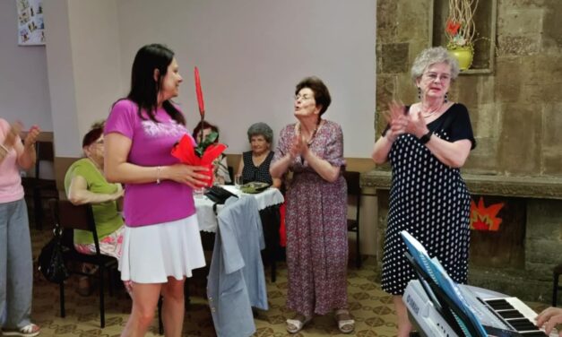 Lakossági gyűlést nem tarthattak, a helyi közösségben az elnök a születésnapját ünnepelte