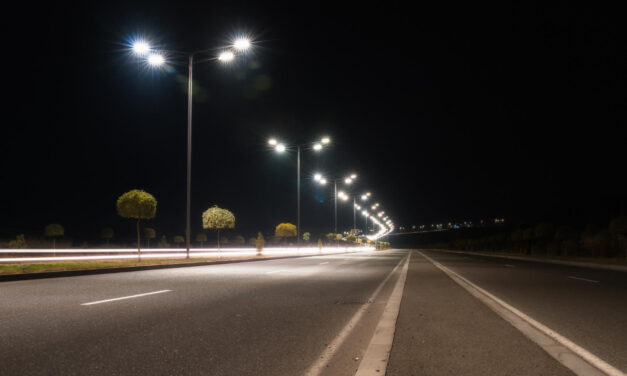 A gyanús közbeszerzéseken nyertes Keep Light az ingatlanpiacba is beszáll