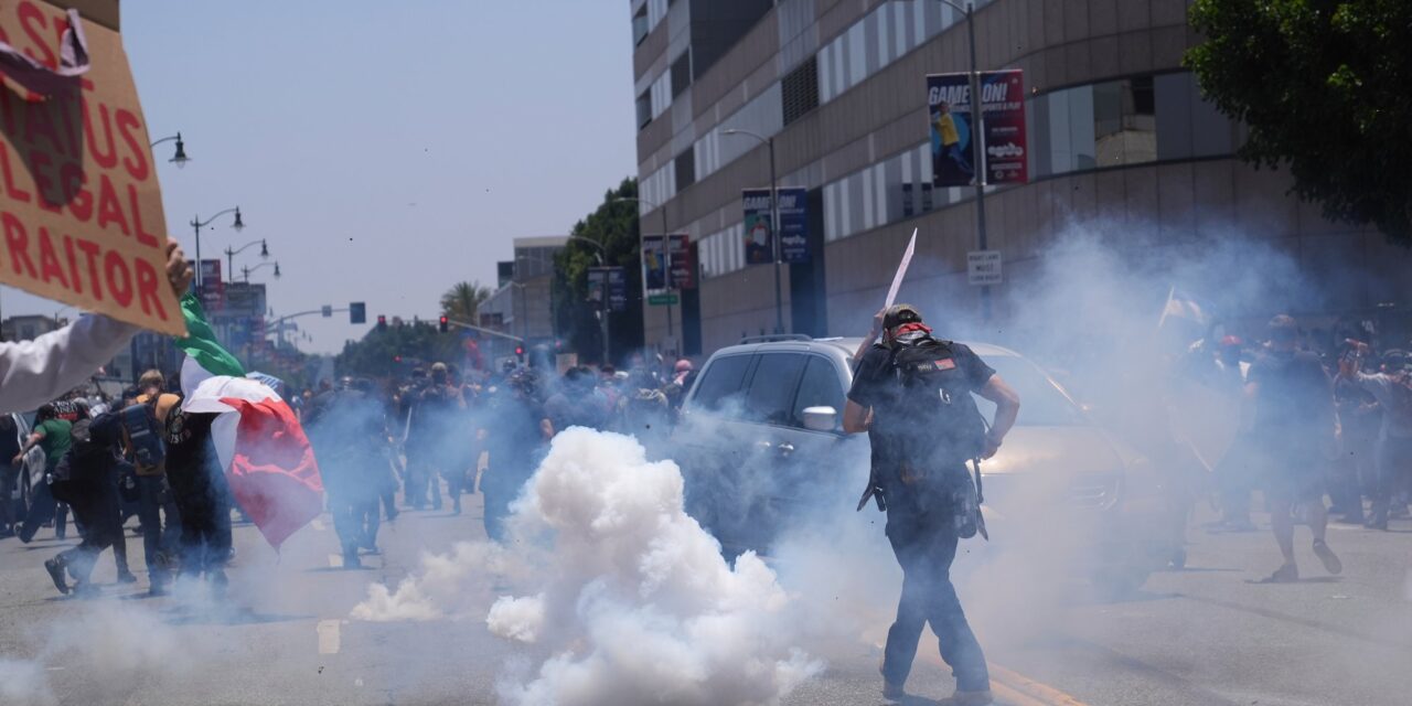 <span class="entry-title-primary">Los Angeles ismét „lángol”</span> <span class="entry-subtitle">Erdőtűz helyett ezúttal a bevándorlásellenes intézkedések lobbantották fel a kaliforniai metropoliszt</span>